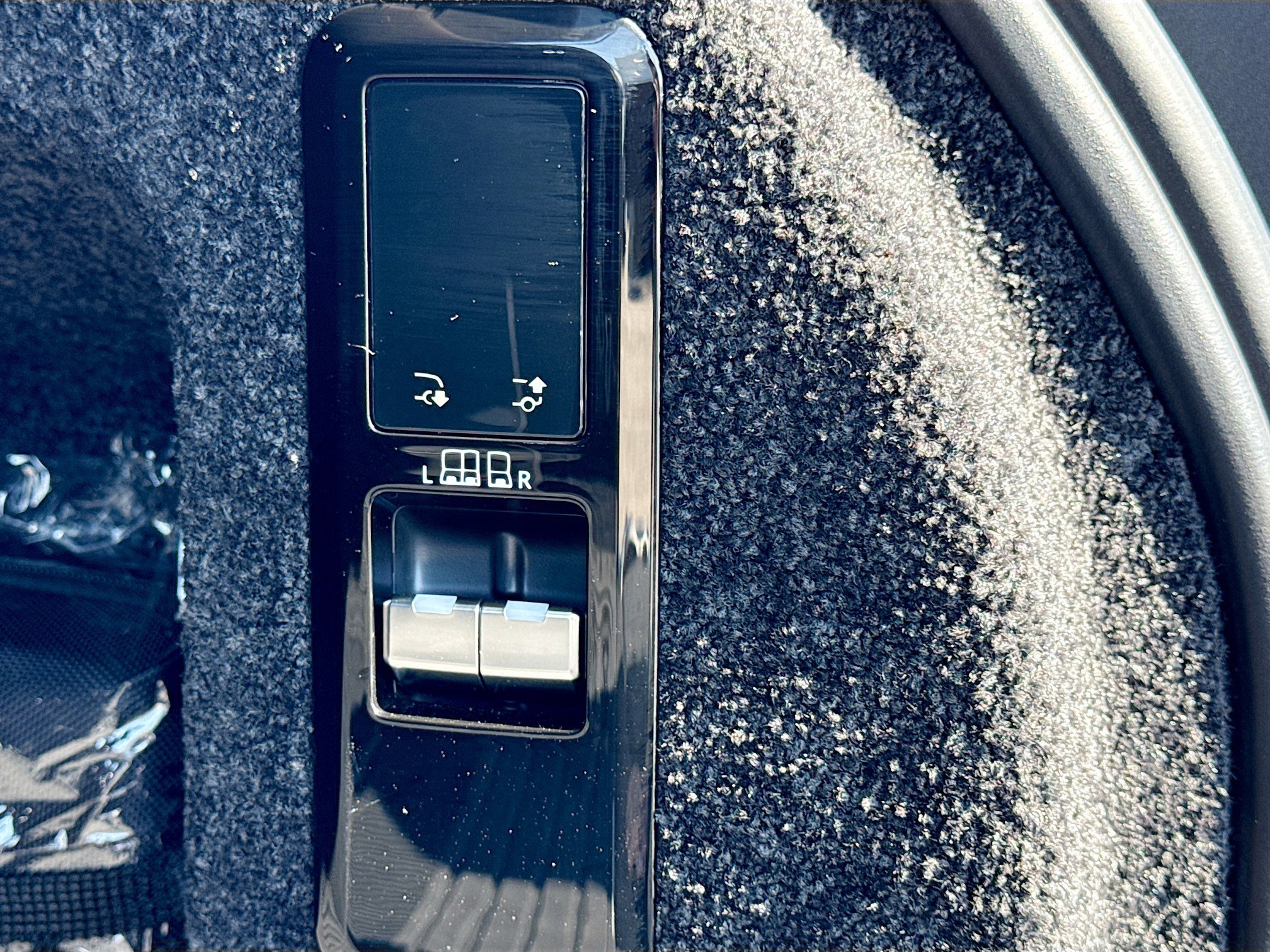 Used 2025 Land Rover Range Rover SE image 12