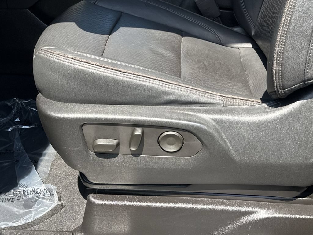Used 2022 Chevrolet Suburban High Country AWD/4WD image 14