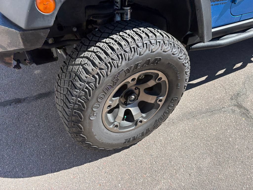 Used 2016 Jeep Wrangler Unlimited Rubicon w/ Connectivity Group AWD/4WD image 10