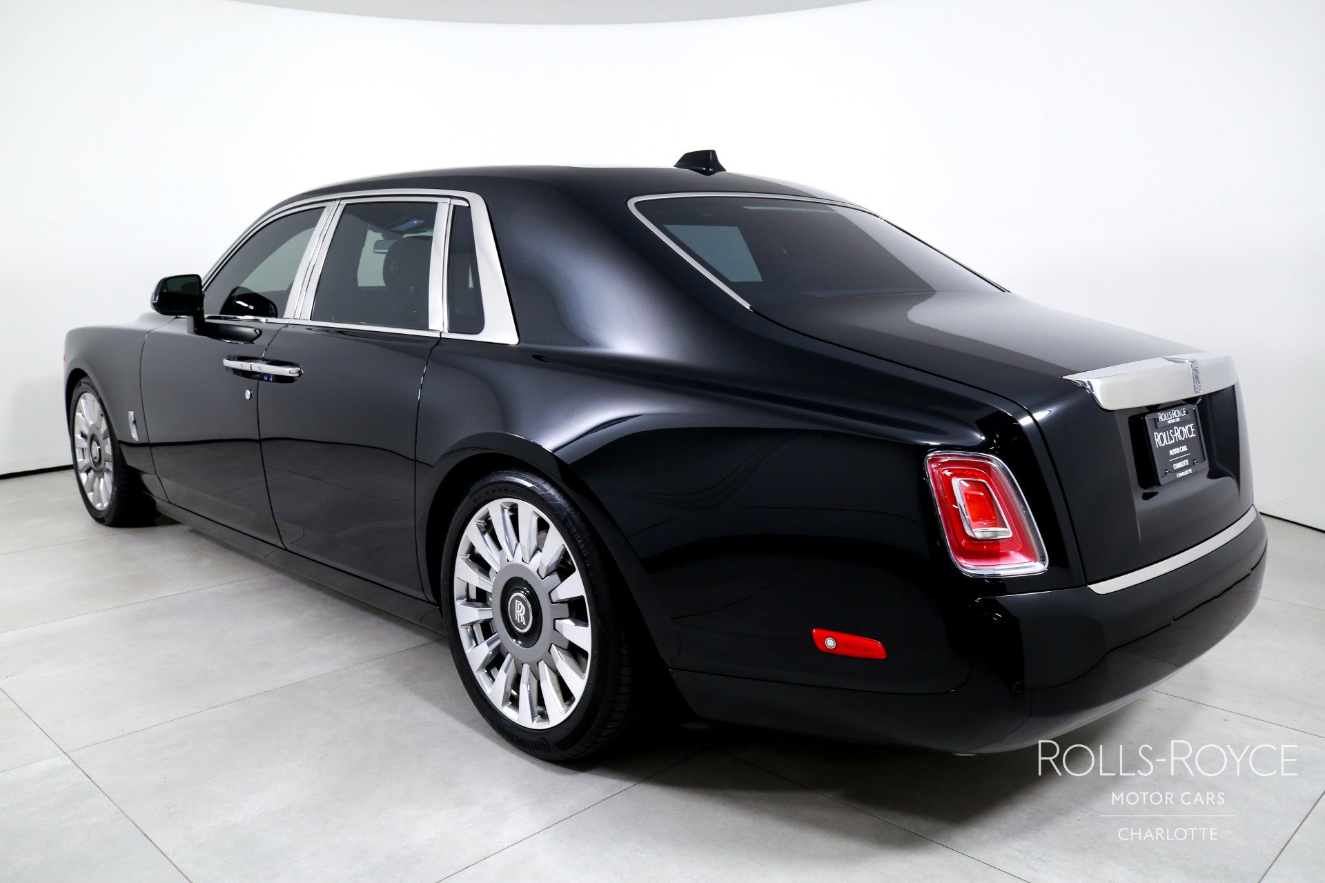 Used 2020 Rolls-Royce Phantom Sedan RWD image 8