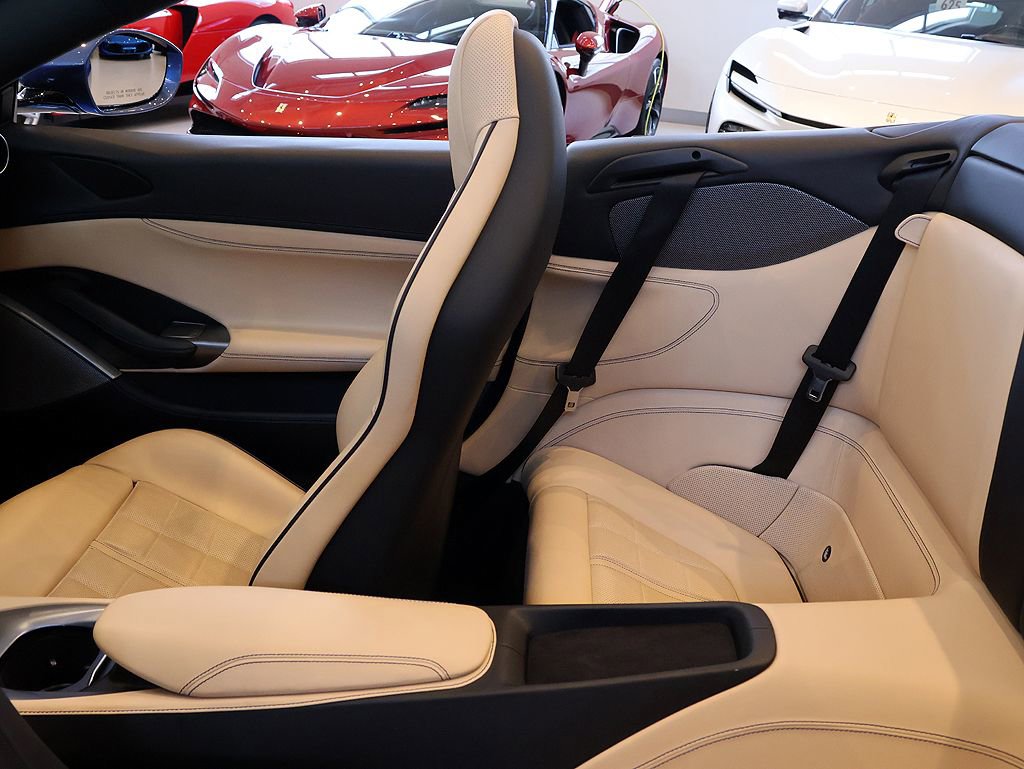 Certified 2020 Ferrari Portofino RWD image 32