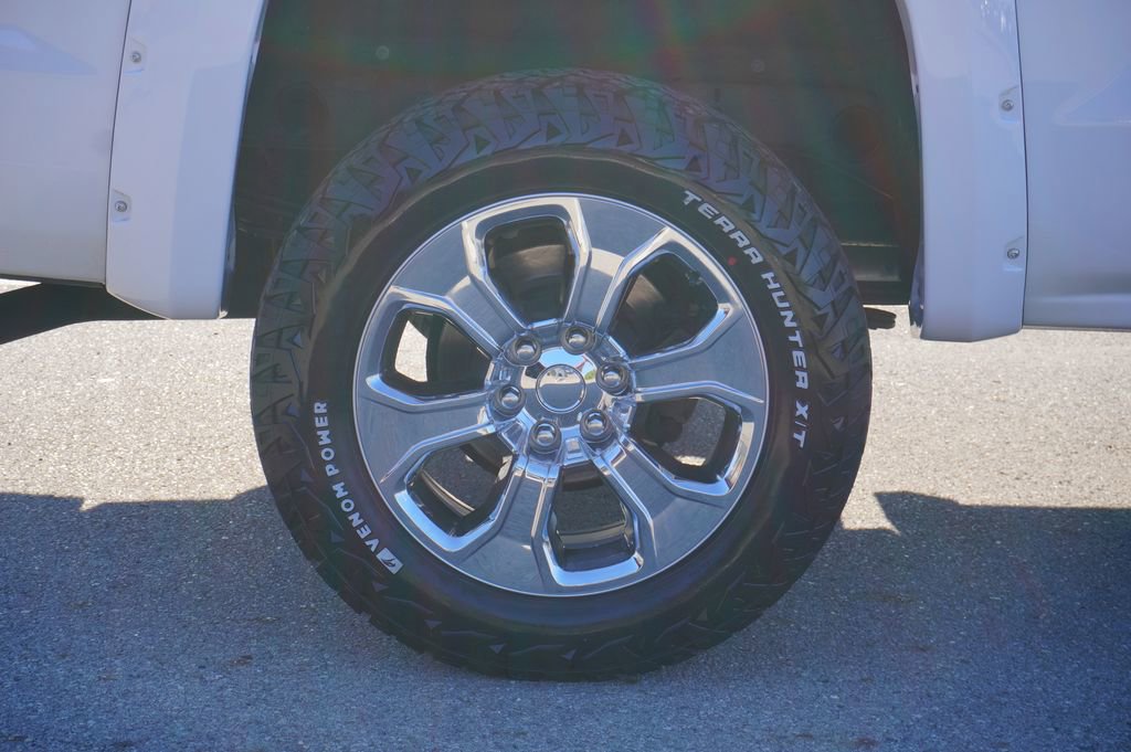 Used 2018 Chevrolet Silverado 1500 LT w/ All Star Edition image 12