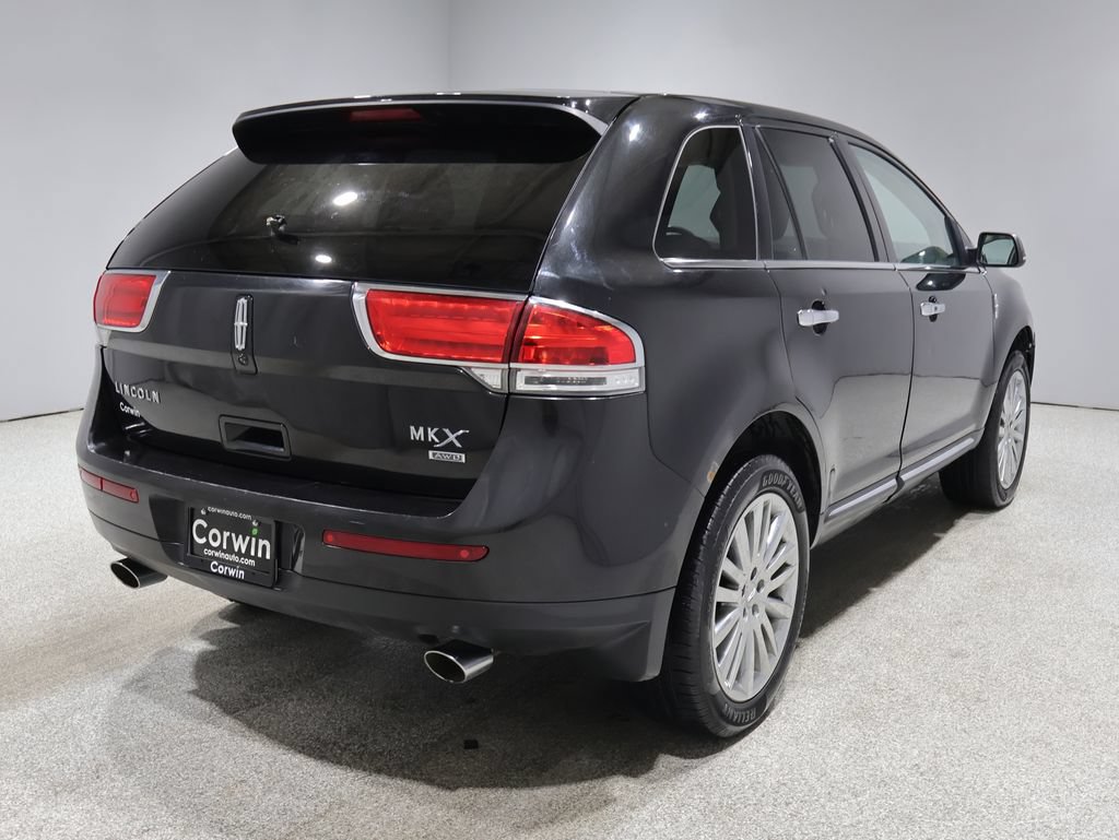 Used 2013 Lincoln MKX AWD image 2