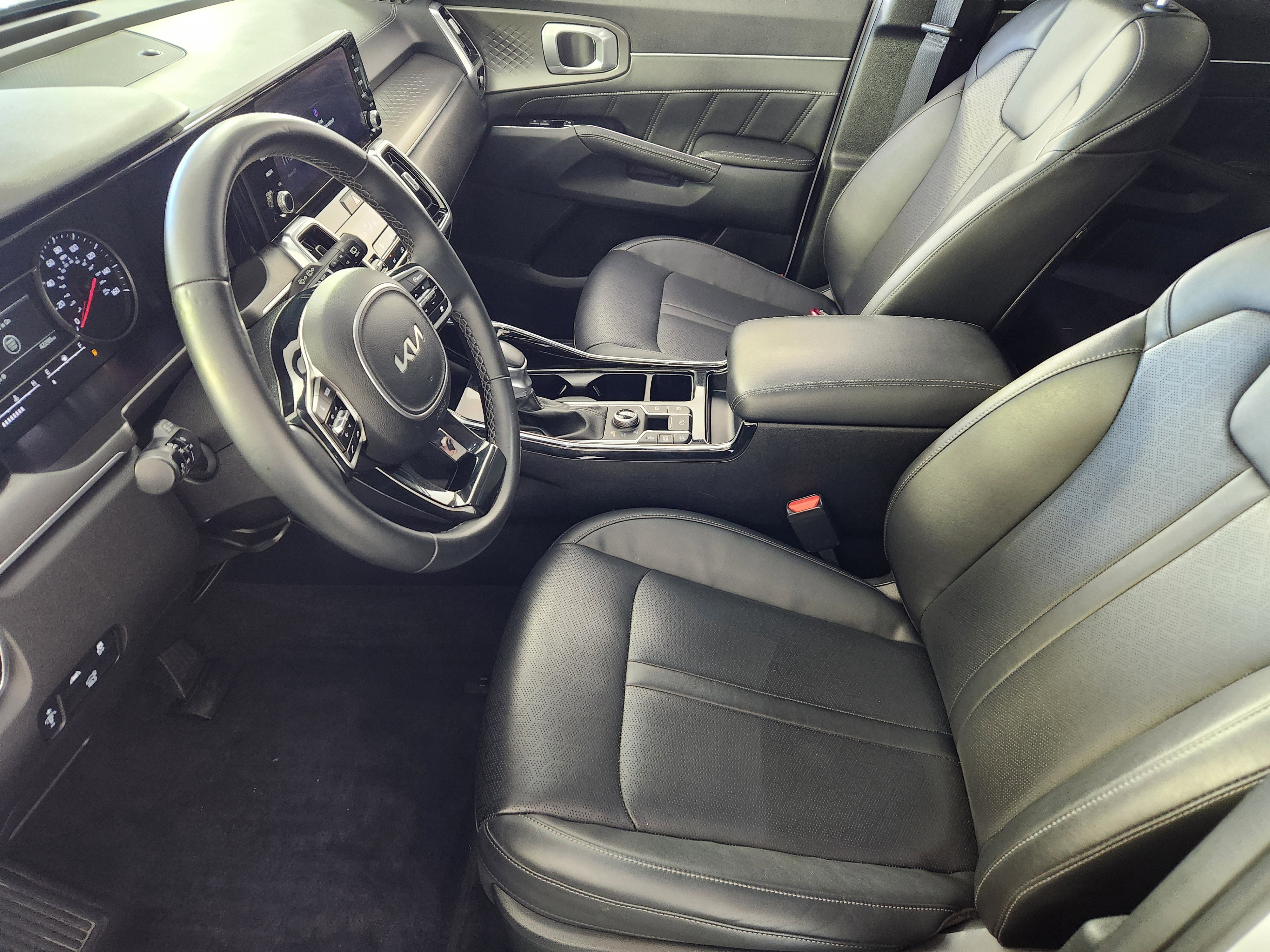 Used 2022 Kia Sorento SX image 11