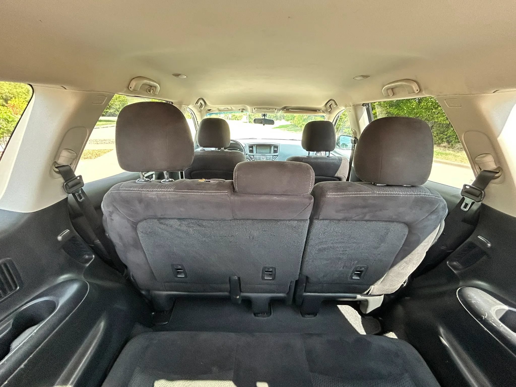 Used 2014 Nissan Pathfinder SV w/ Trailer Tow Package FWD image 15