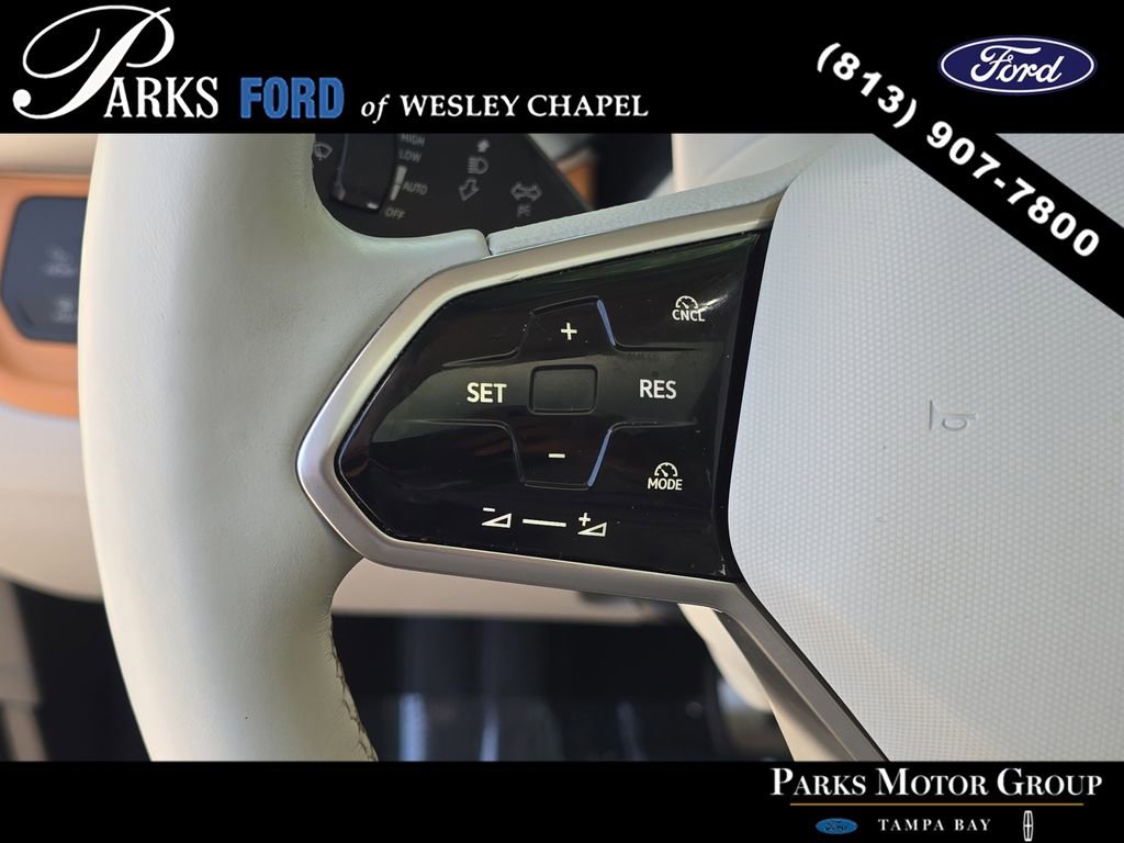 Used 2025 Volkswagen ID. Buzz 1st Edition AWD/4WD image 31