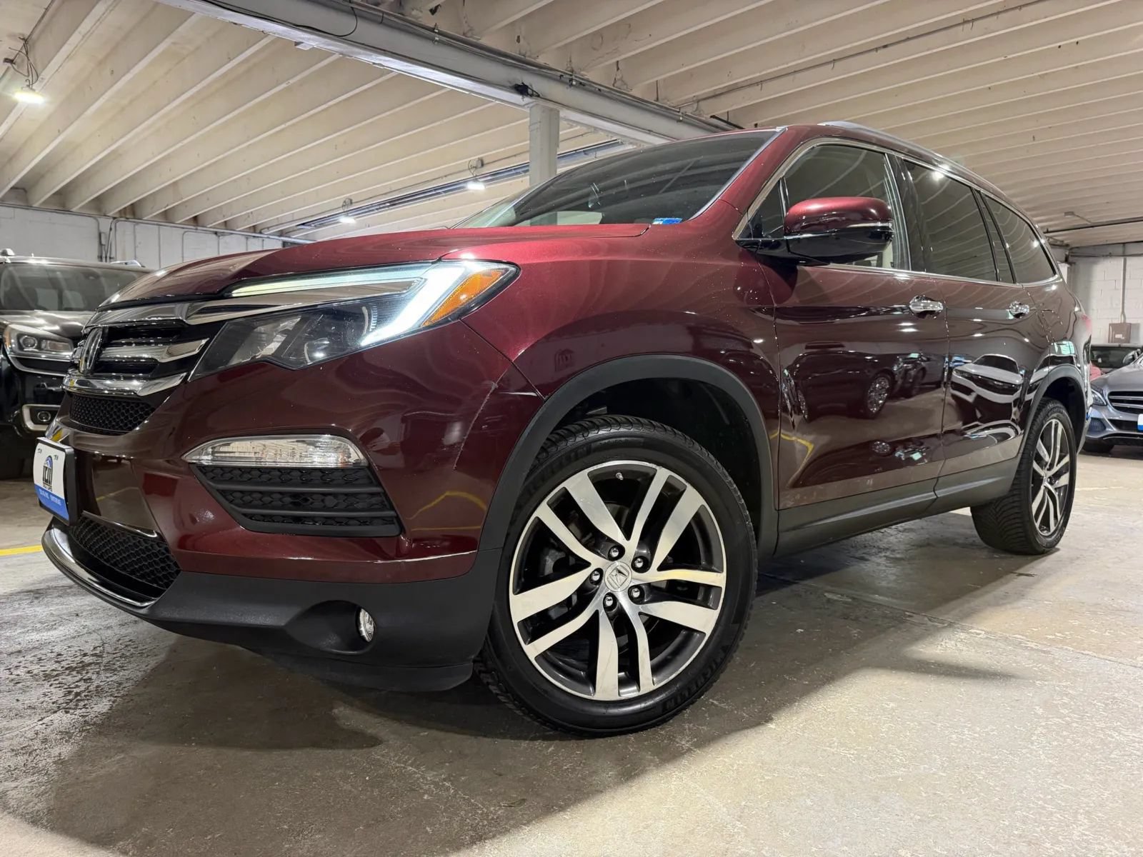 Used 2017 Honda Pilot Touring image 2