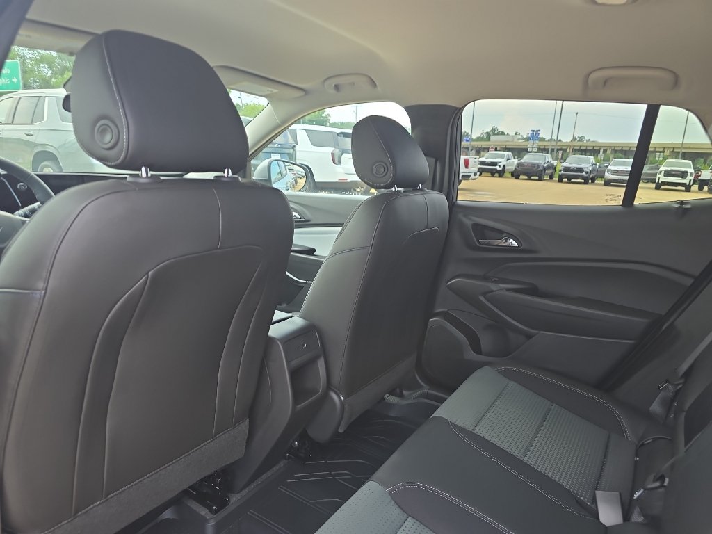 New 2026 Chevrolet Trax LT w/ Driver Confidence Package FWD image 10