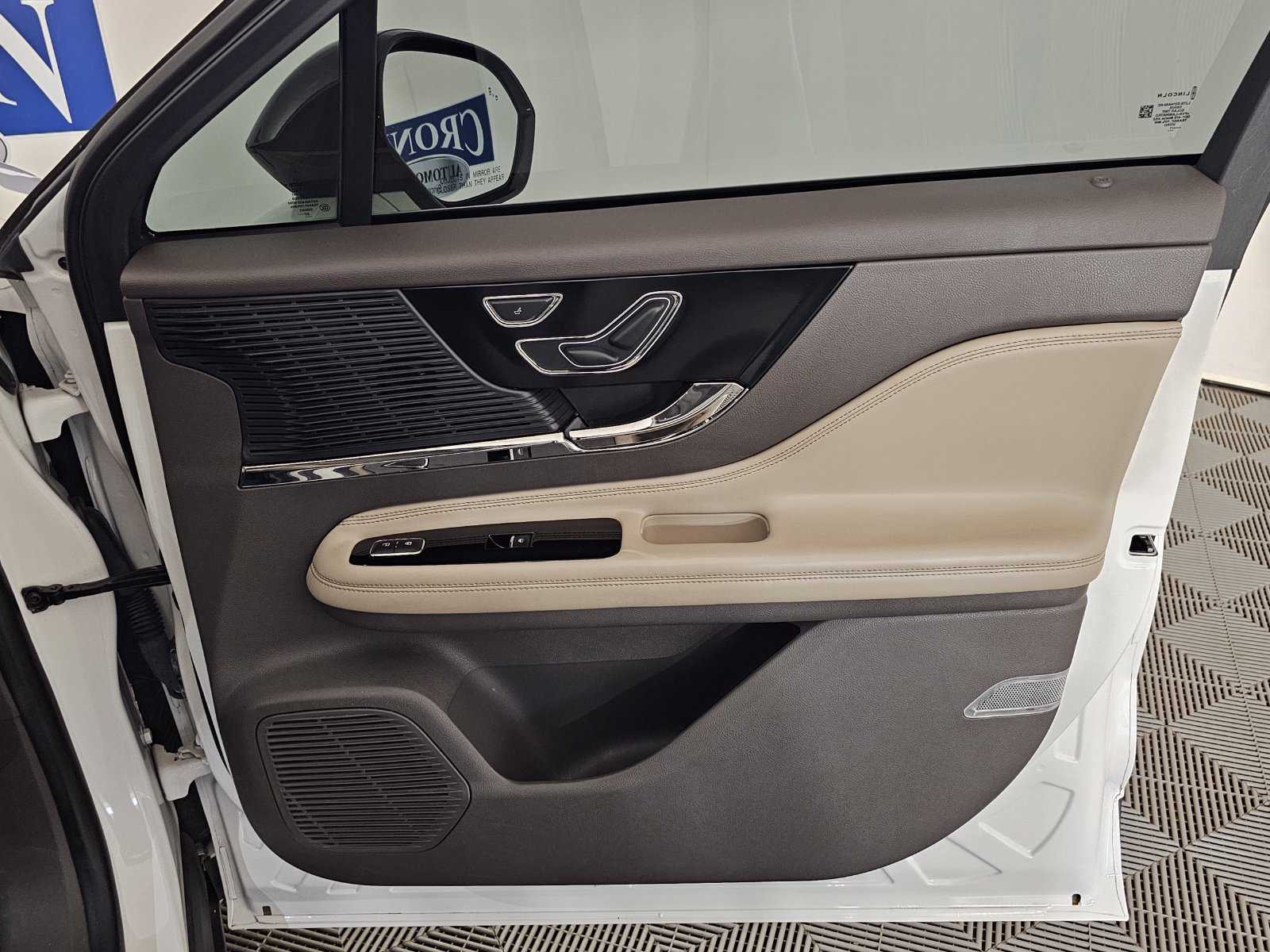 Used 2021 Lincoln Corsair FWD image 29