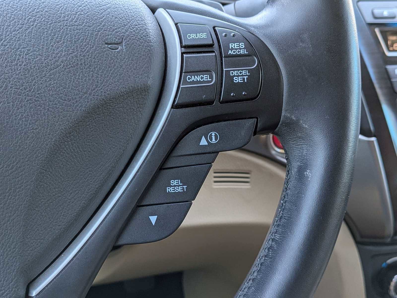 Used 2013 Acura ILX w/ Technology Package FWD image 25