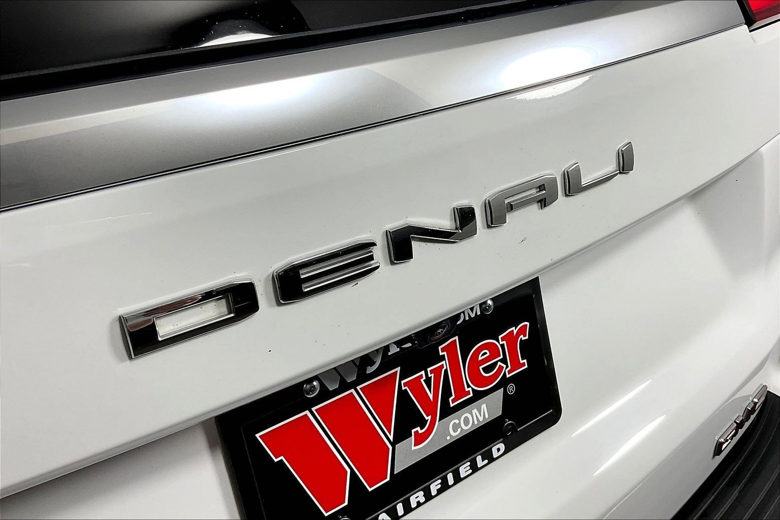 Used 2025 GMC Yukon XL Denali image 24