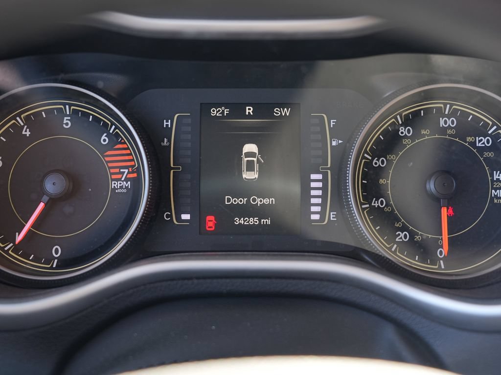 Used 2016 Jeep Cherokee Sport AWD/4WD image 26