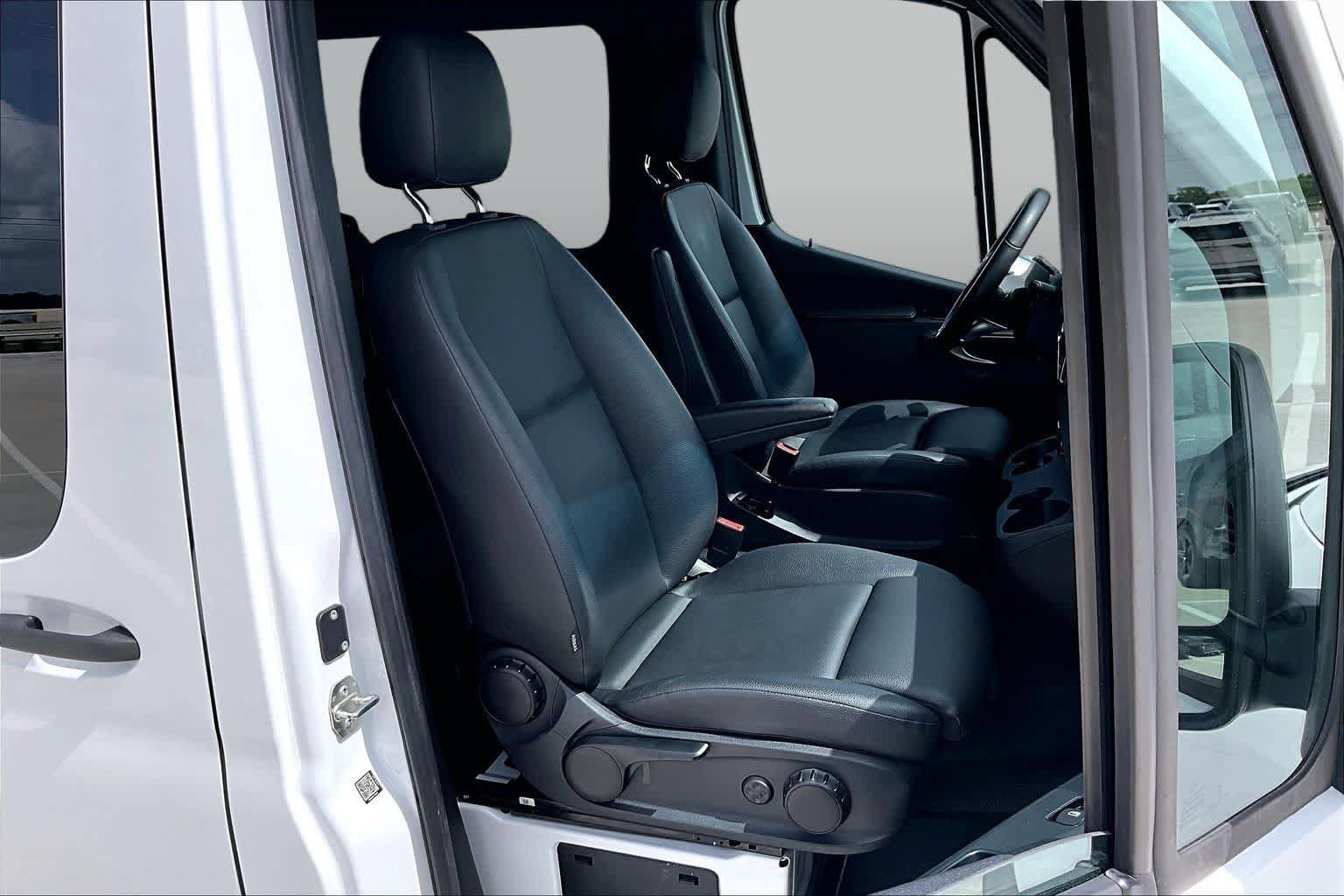 Certified 2025 Mercedes-Benz Sprinter 2500 image 9