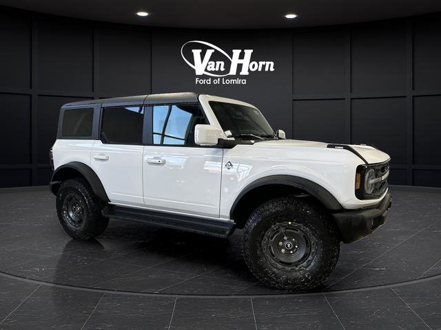 New 2025 Ford Bronco Outer Banks w/ Sasquatch Package image 1