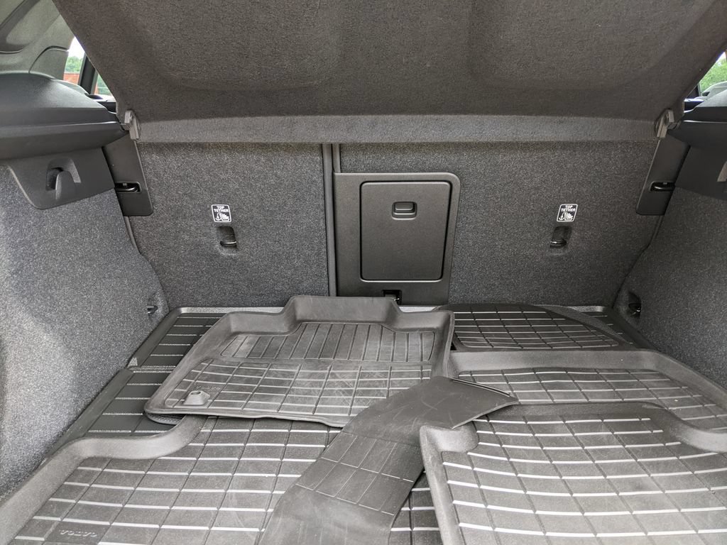 Certified 2023 Volvo XC40 Recharge Plus w/ Protection Package Premier AWD/4WD image 27