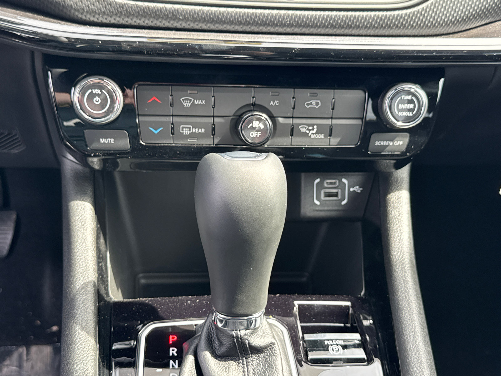 New 2026 Jeep Compass Latitude AWD/4WD image 12