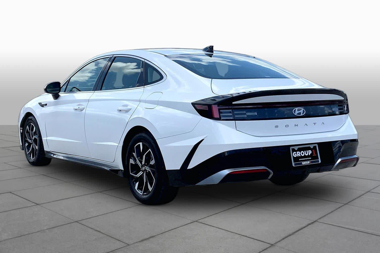Used 2025 Hyundai Sonata SEL FWD image 11