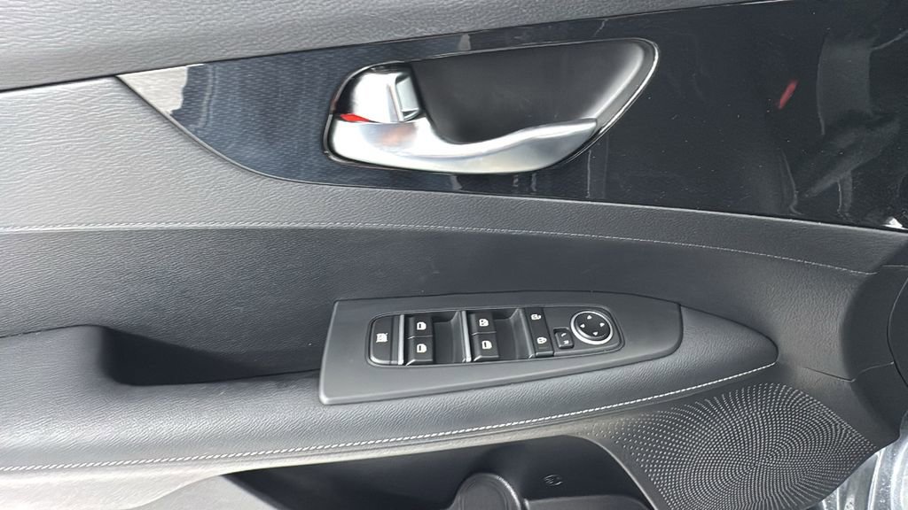 Used 2024 Kia Forte GT-Line image 17