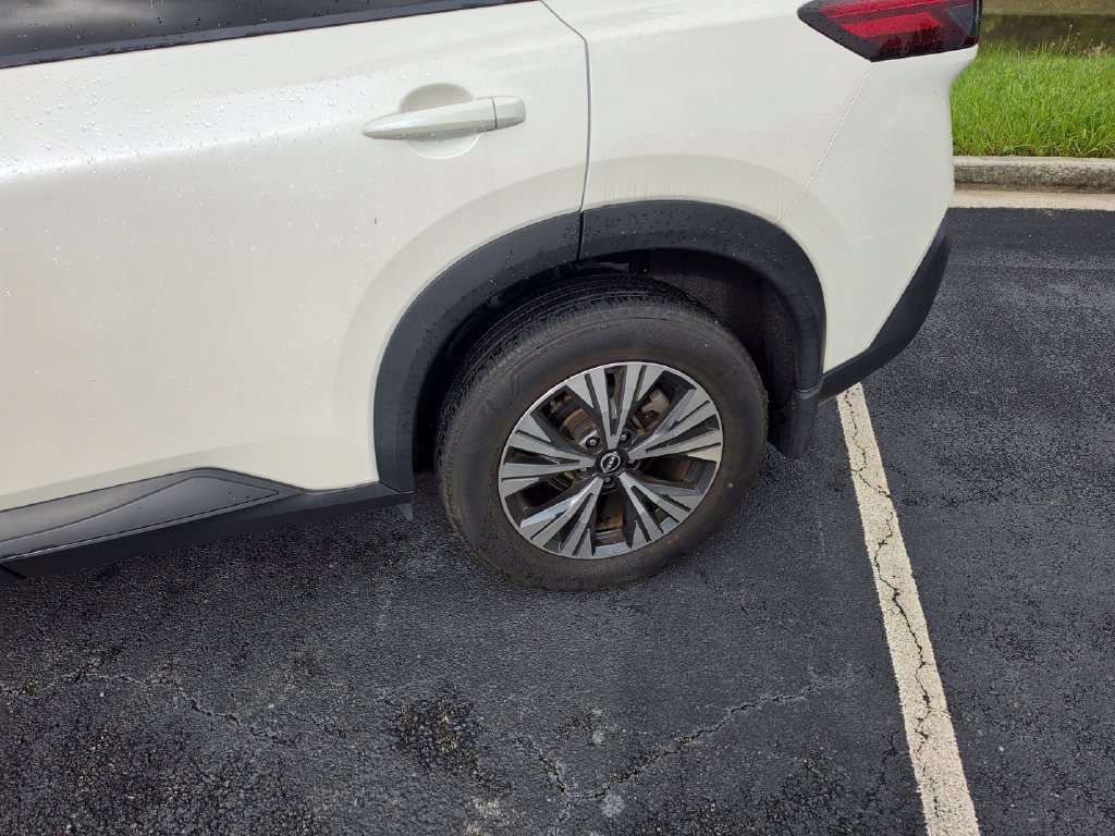 Used 2023 Nissan Rogue SV AWD/4WD image 12