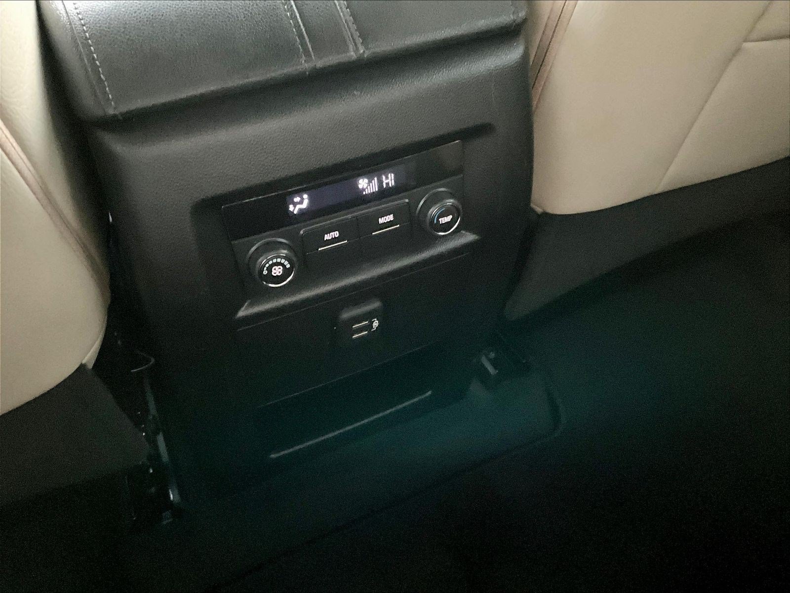 Used 2023 Chevrolet Traverse LT FWD image 10