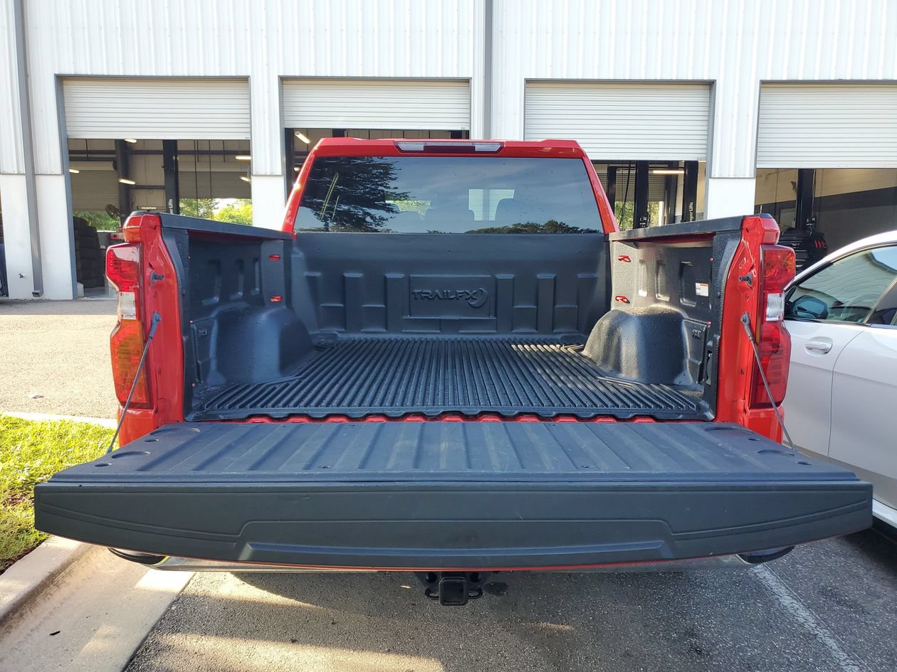 Used 2025 Chevrolet Silverado 1500 LT RWD image 9