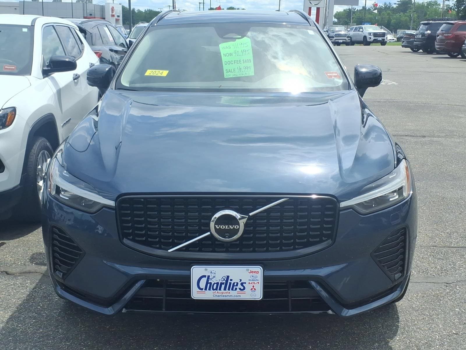 Used 2024 Volvo XC60 T8 Plus w/ Protection Package Premier AWD/4WD image 2