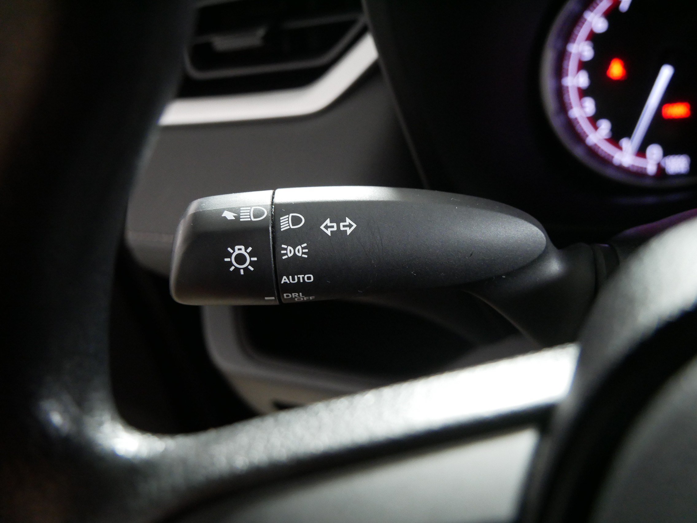 Used 2023 Toyota RAV4 XLE AWD/4WD image 31