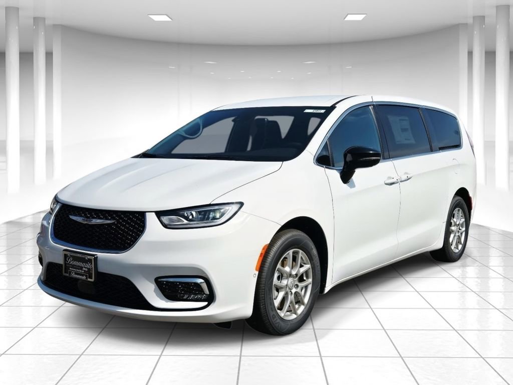 New 2026 Chrysler Pacifica Select image 7