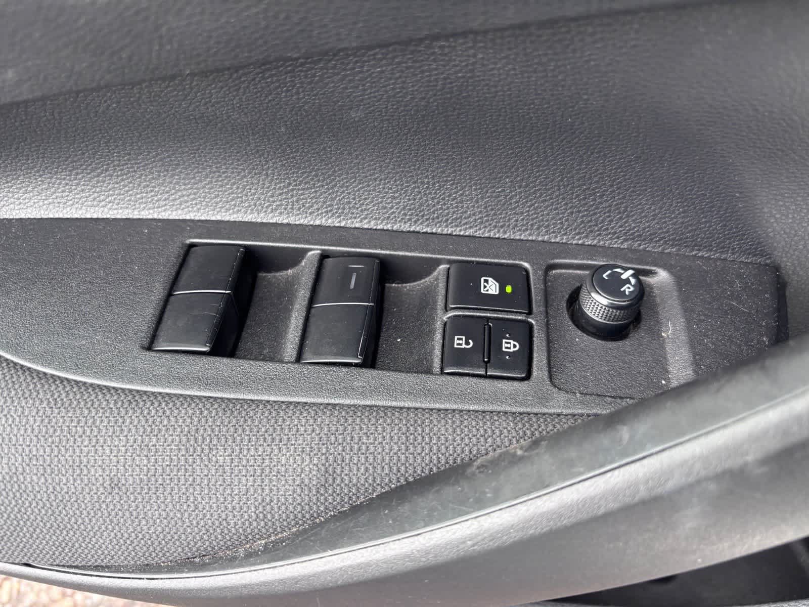 Used 2025 Toyota Corolla LE FWD image 16