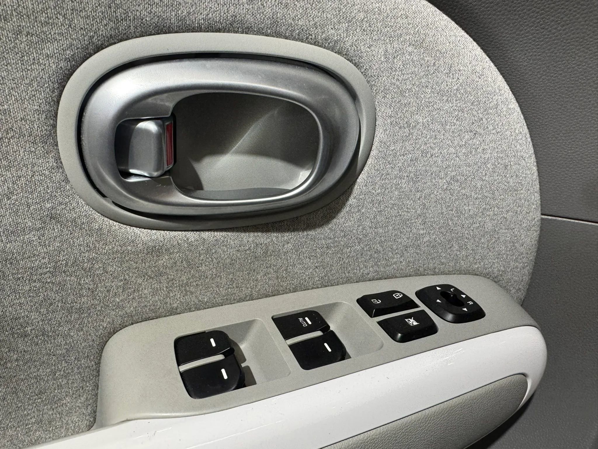 Used 2016 Kia Soul EV FWD image 9