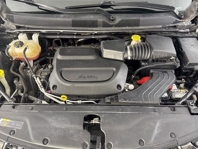 Used 2021 Chrysler Pacifica Touring w/ Cold Weather Group FWD image 21