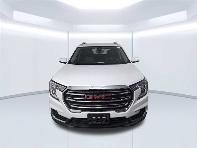 Used 2024 GMC Terrain SLT AWD/4WD image 3