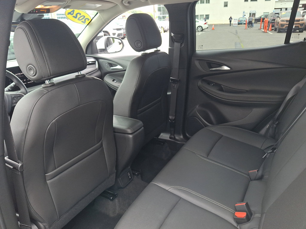 Used 2024 Buick Encore GX Sport Touring AWD/4WD image 24