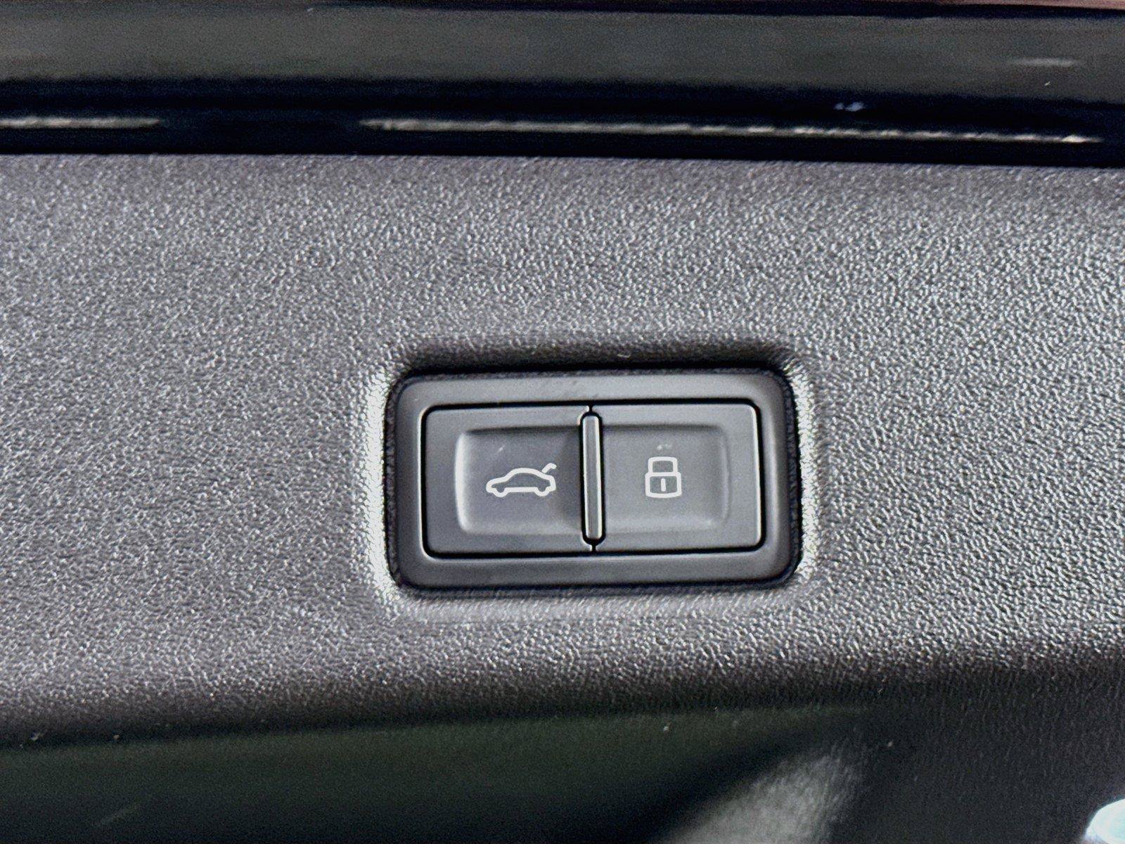 Used 2025 Audi Q5 Premium AWD/4WD image 35