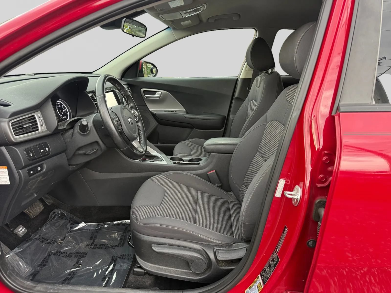 Used 2017 Kia Niro LX FWD image 10