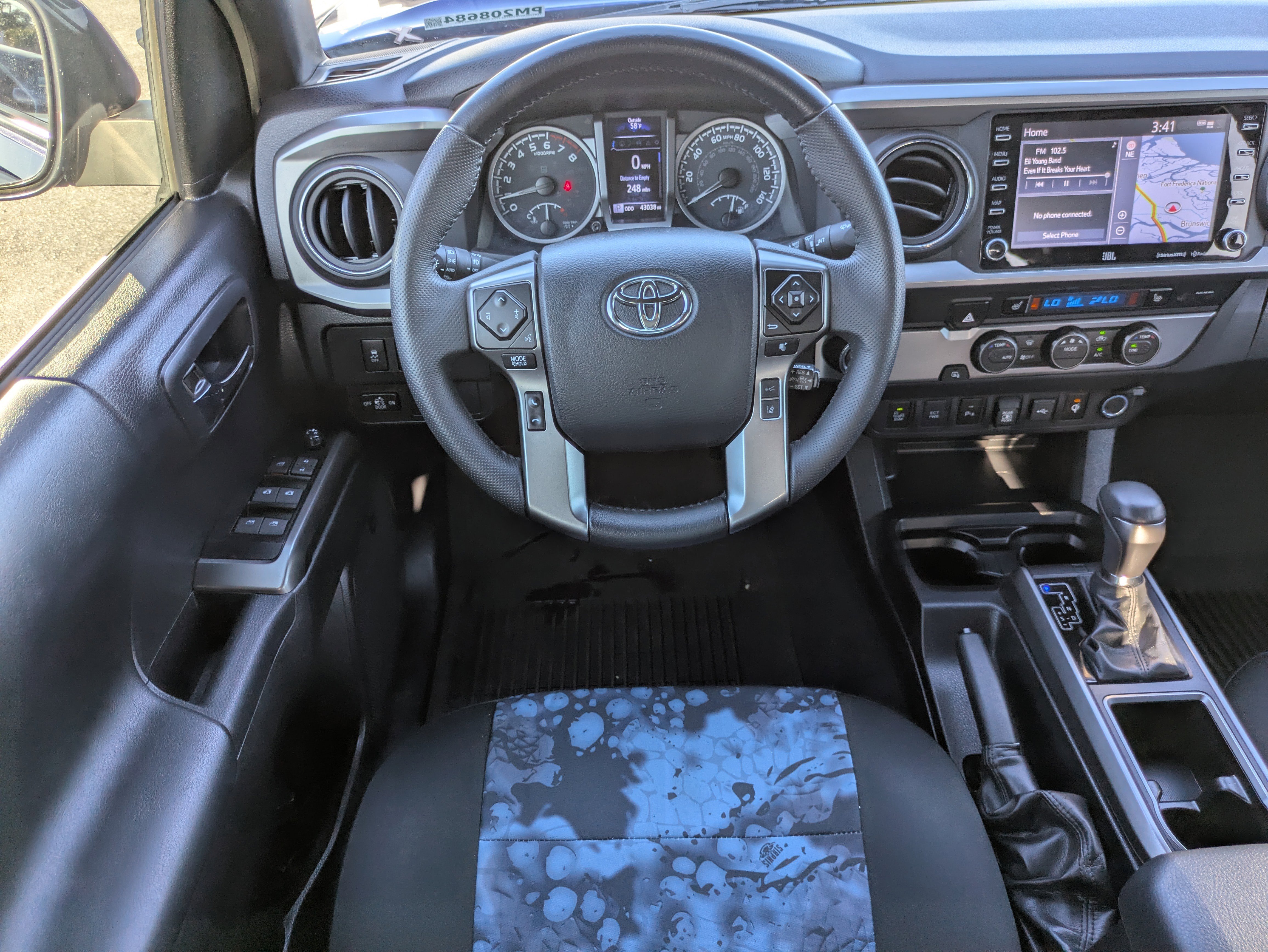 Used 2023 Toyota Tacoma Limited image 4