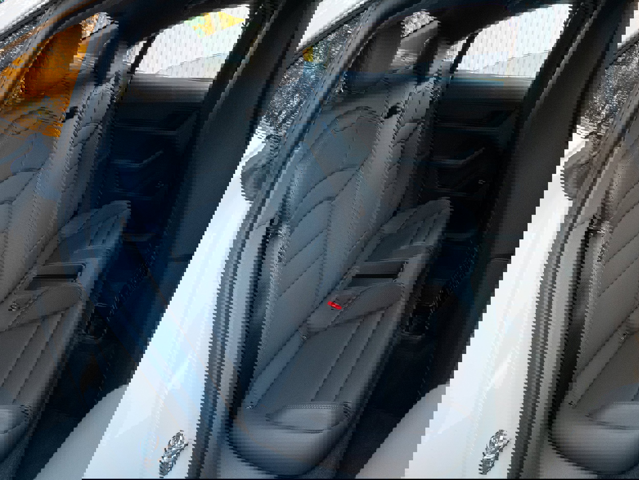 Used 2022 Porsche Taycan image 39