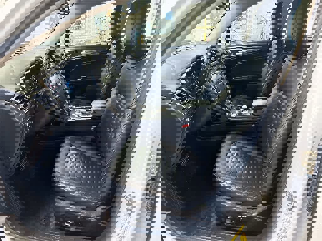 Used 2017 Ford Fusion SE image 17