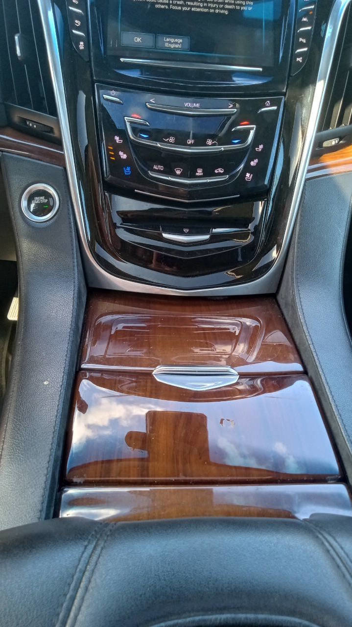 Used 2019 Cadillac Escalade Luxury image 14