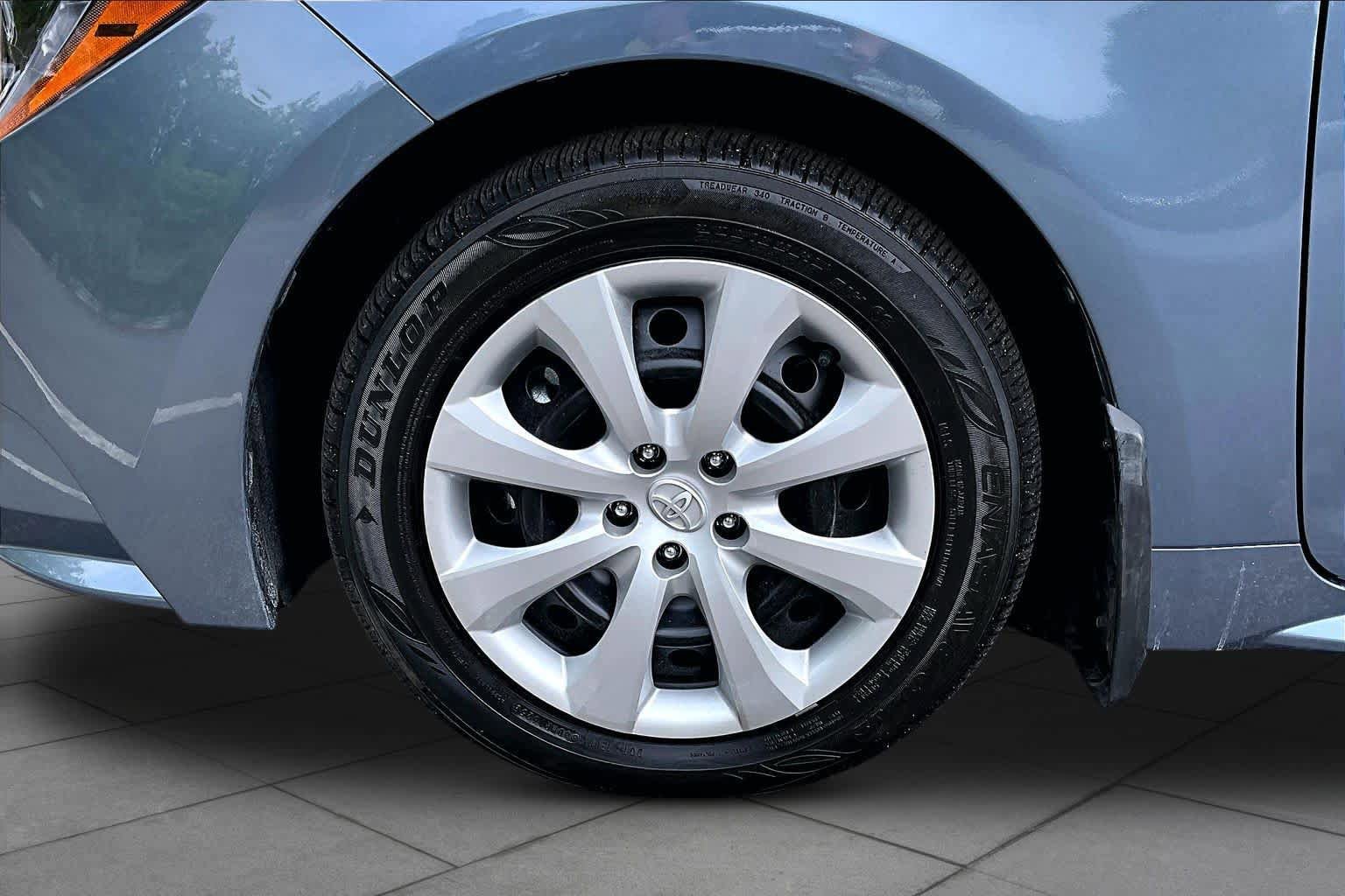 Used 2025 Toyota Corolla LE FWD image 11