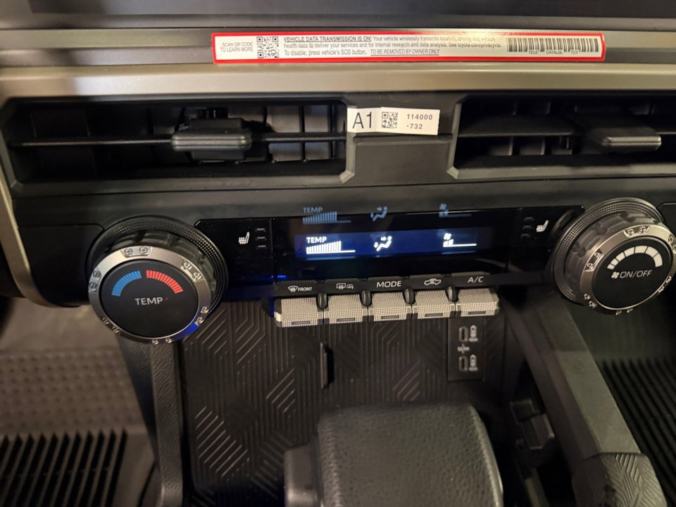 Certified 2025 Toyota Tacoma SR5 AWD/4WD image 22