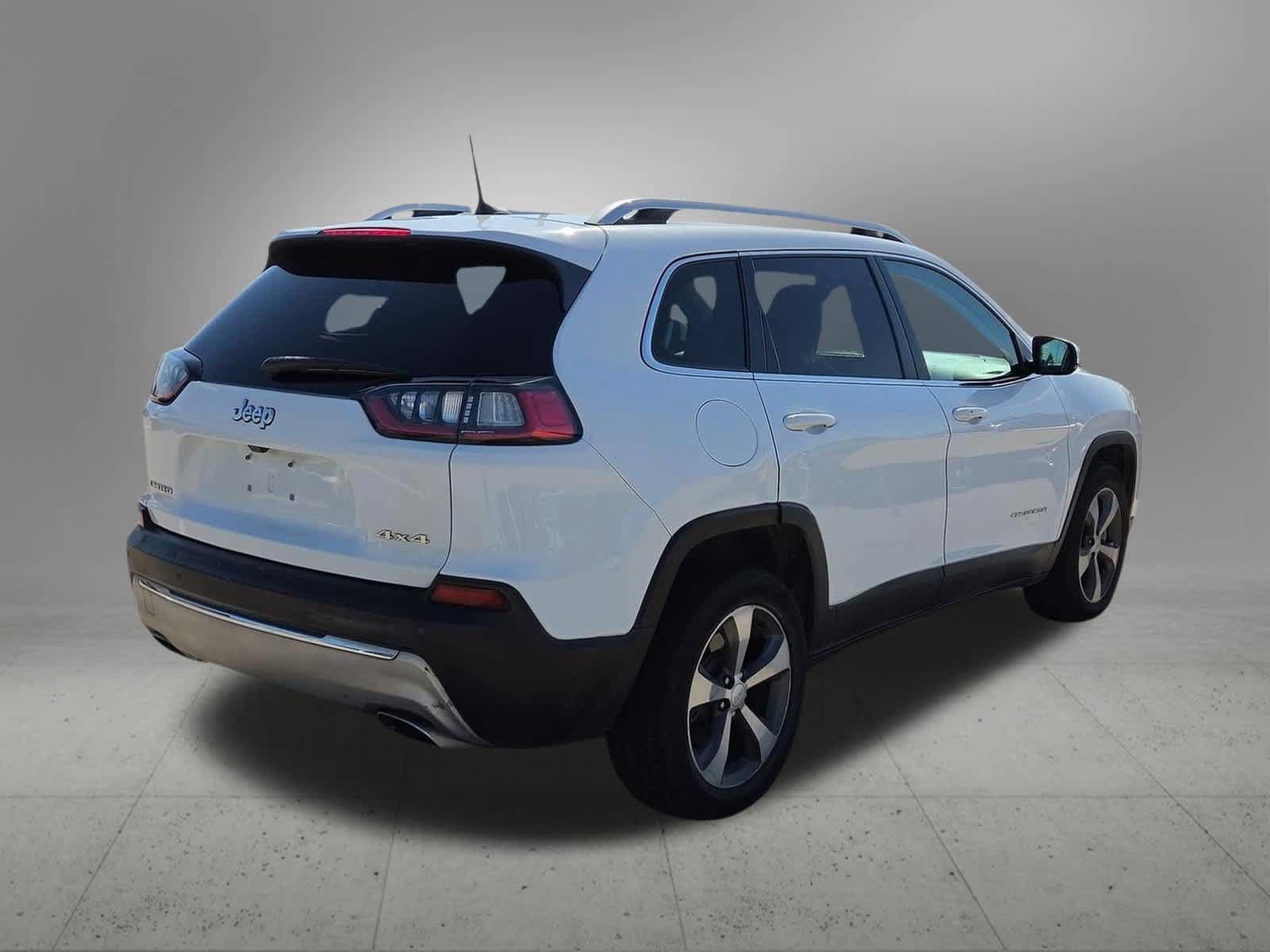 Used 2019 Jeep Cherokee Limited AWD/4WD image 6