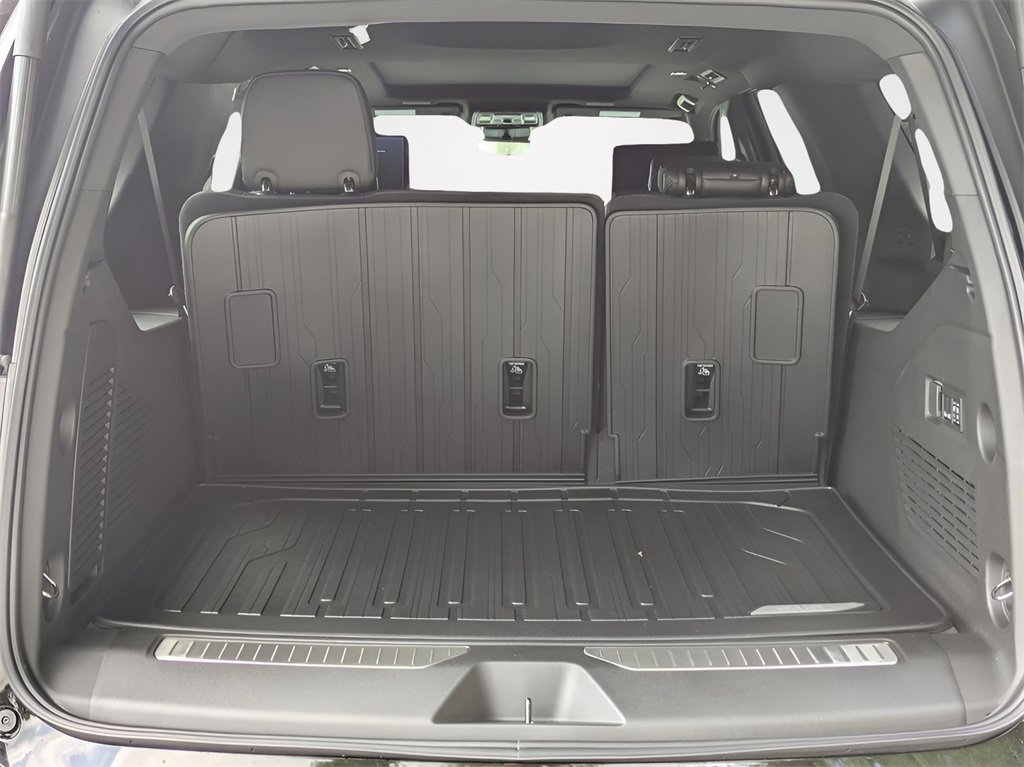 New 2025 GMC Yukon XL Denali w/ Denali Reserve Package image 13
