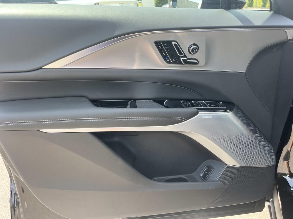 New 2027 Cadillac Lyriq Premium Luxury AWD/4WD image 21