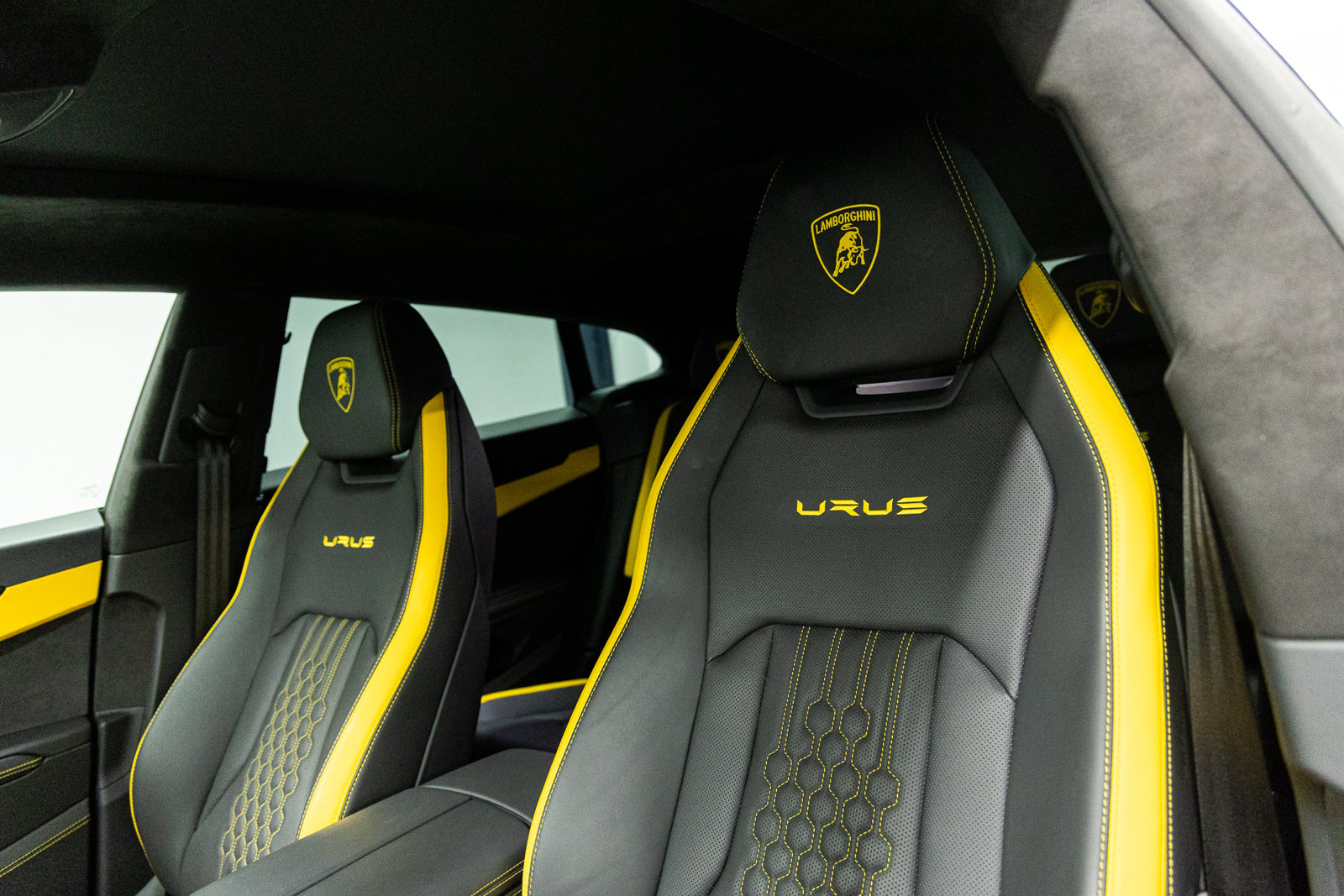 Used 2024 Lamborghini Urus S AWD/4WD image 24