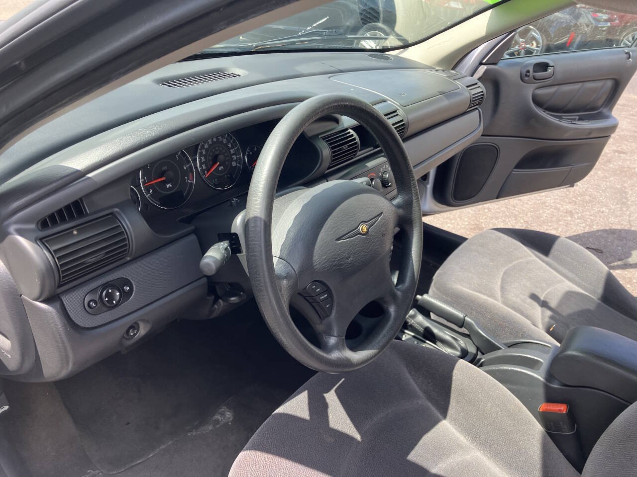 Used 2003 Chrysler Sebring LX FWD image 21