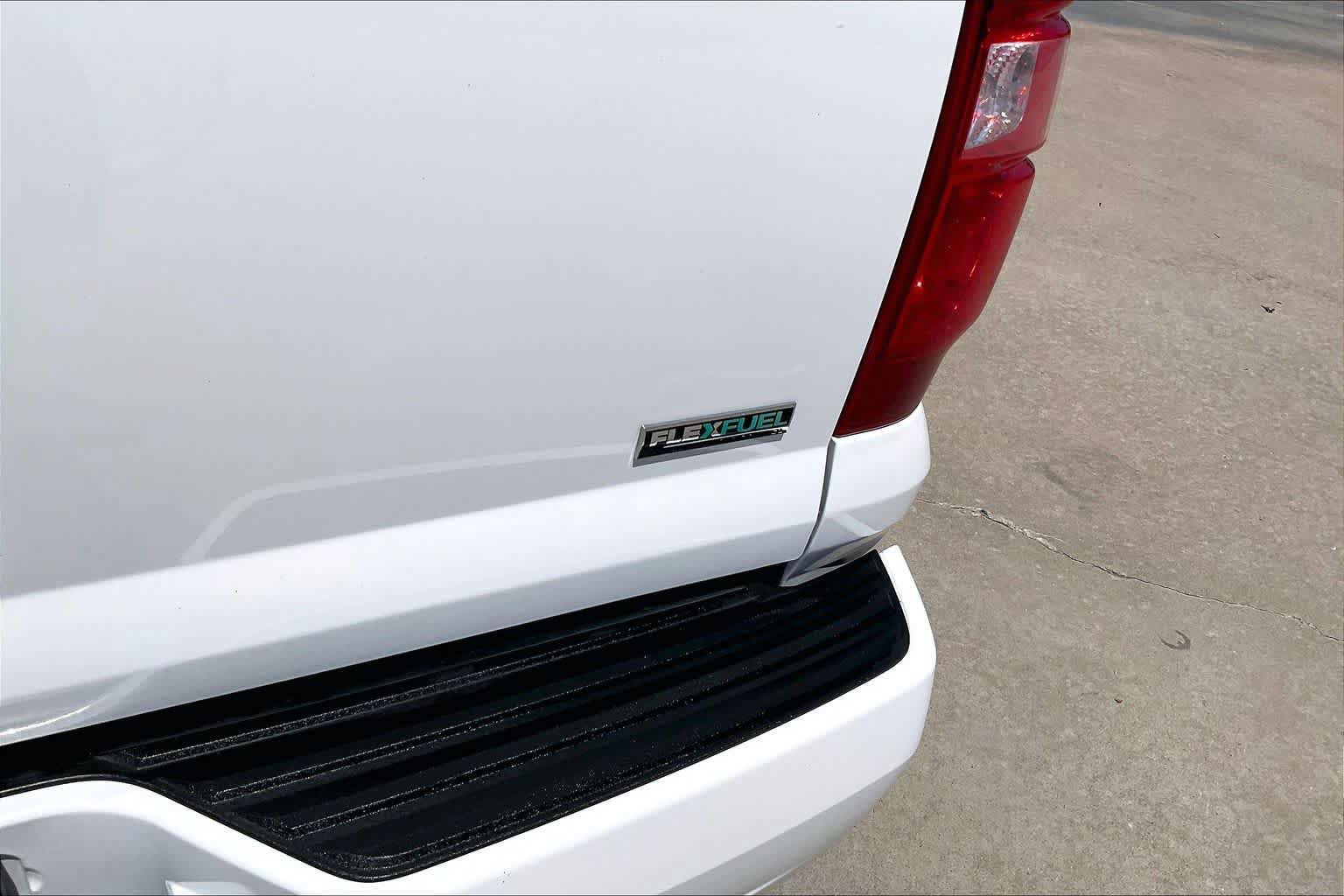 Used 2012 Chevrolet Avalanche LTZ RWD image 9