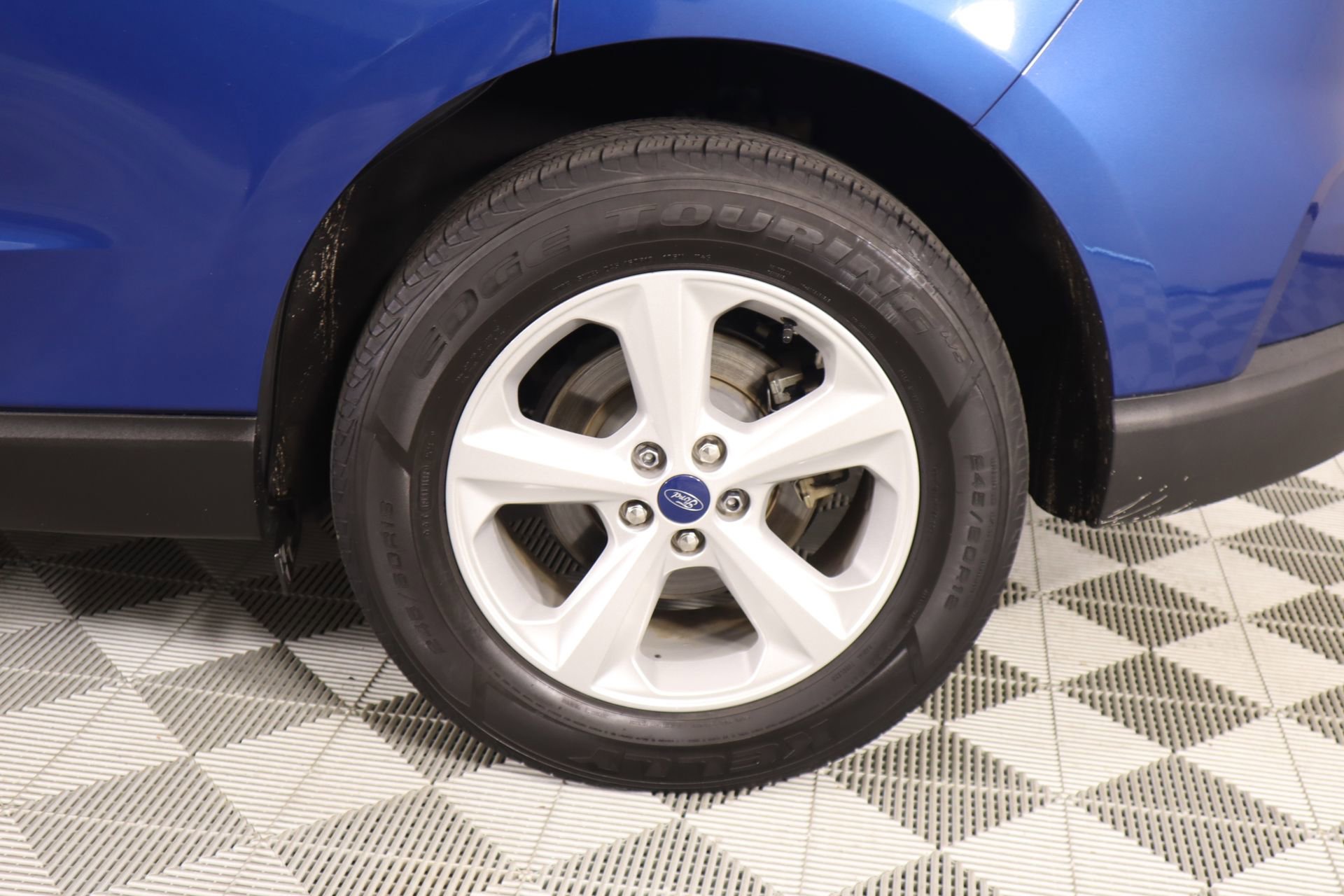 Used 2020 Ford Edge SE image 17