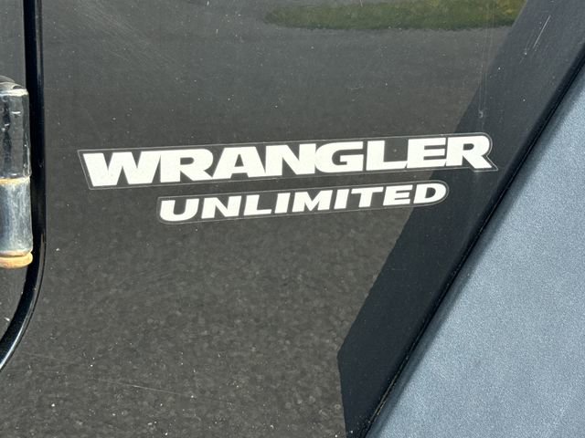 Used 2016 Jeep Wrangler Unlimited Rubicon w/ Connectivity Group image 17