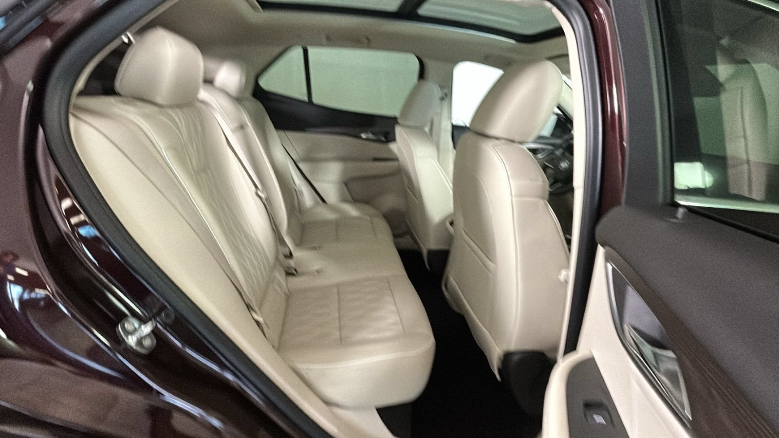 Used 2023 Buick Envision Avenir AWD/4WD image 34